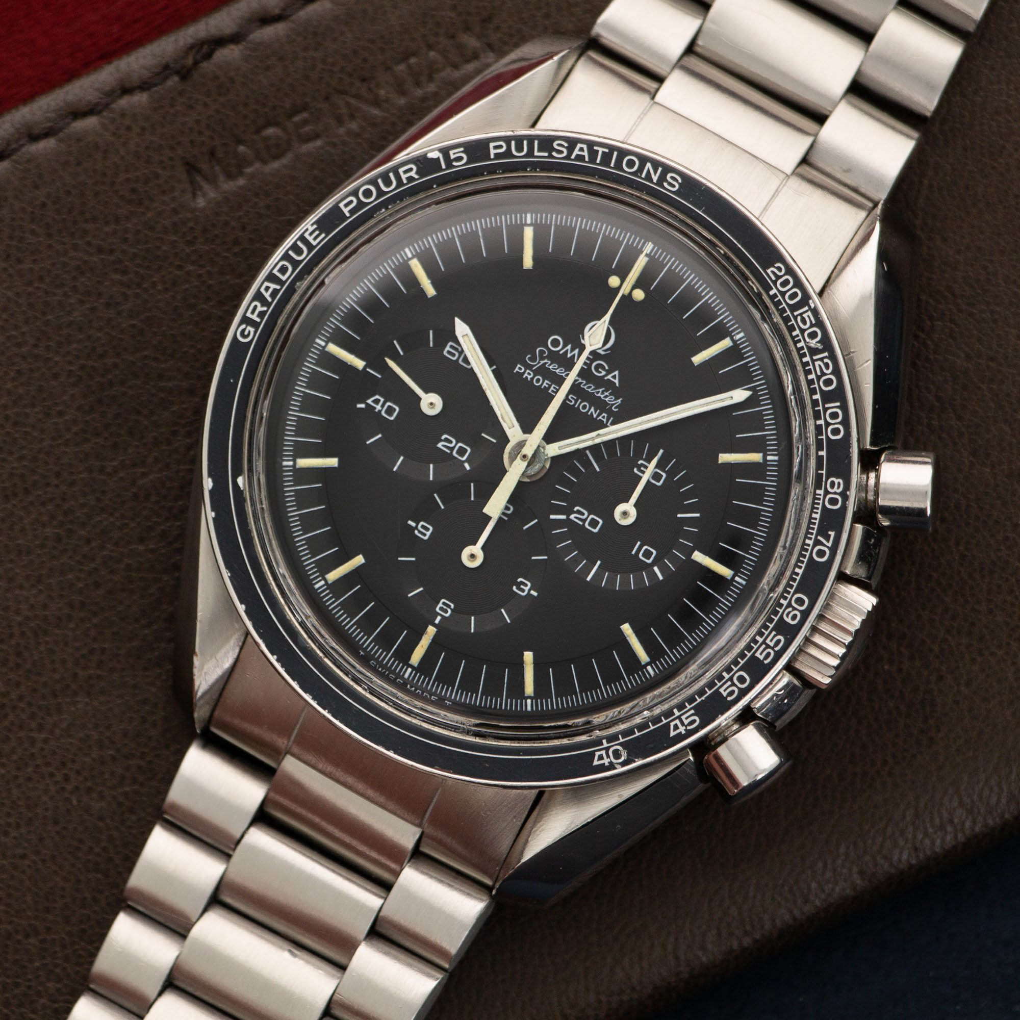 Omega speedmaster best sale pulsations bezel