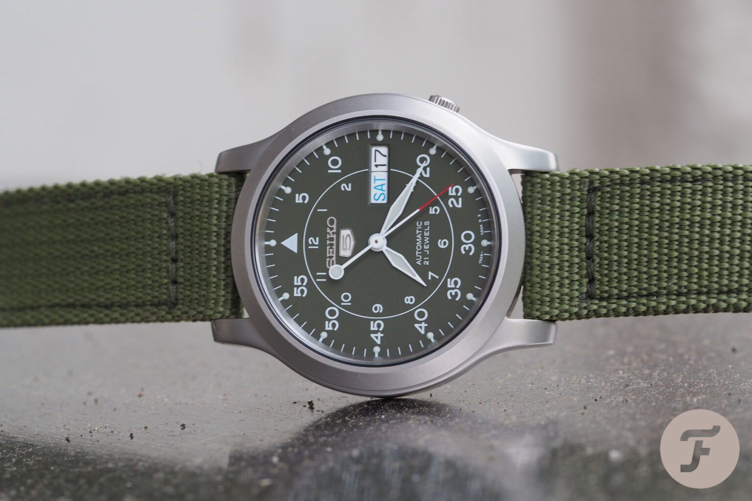 Seiko 5 SNK805 Takes On The Timex MK1 Mechanical (2021)