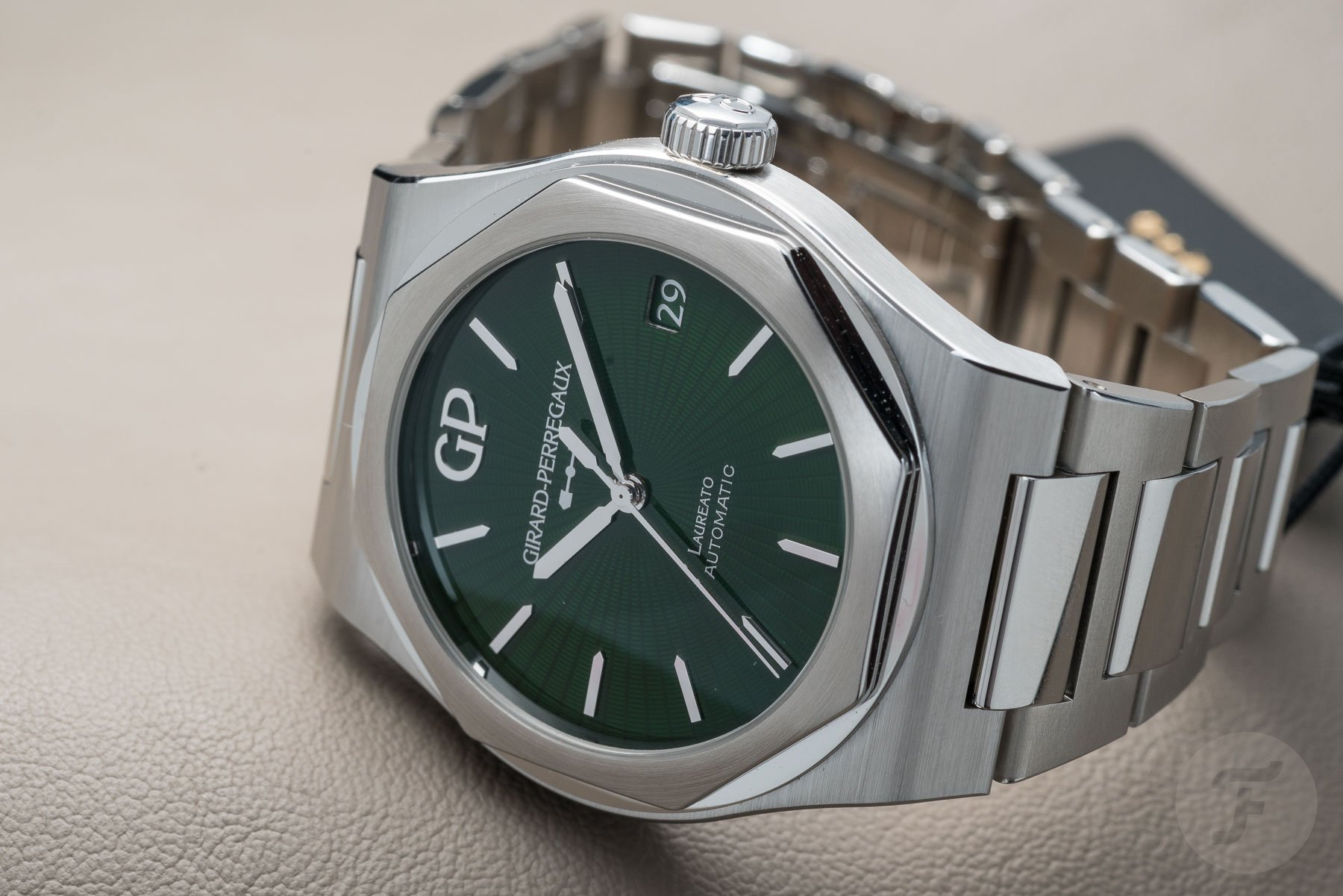 Girard perregaux laureato discount infinity