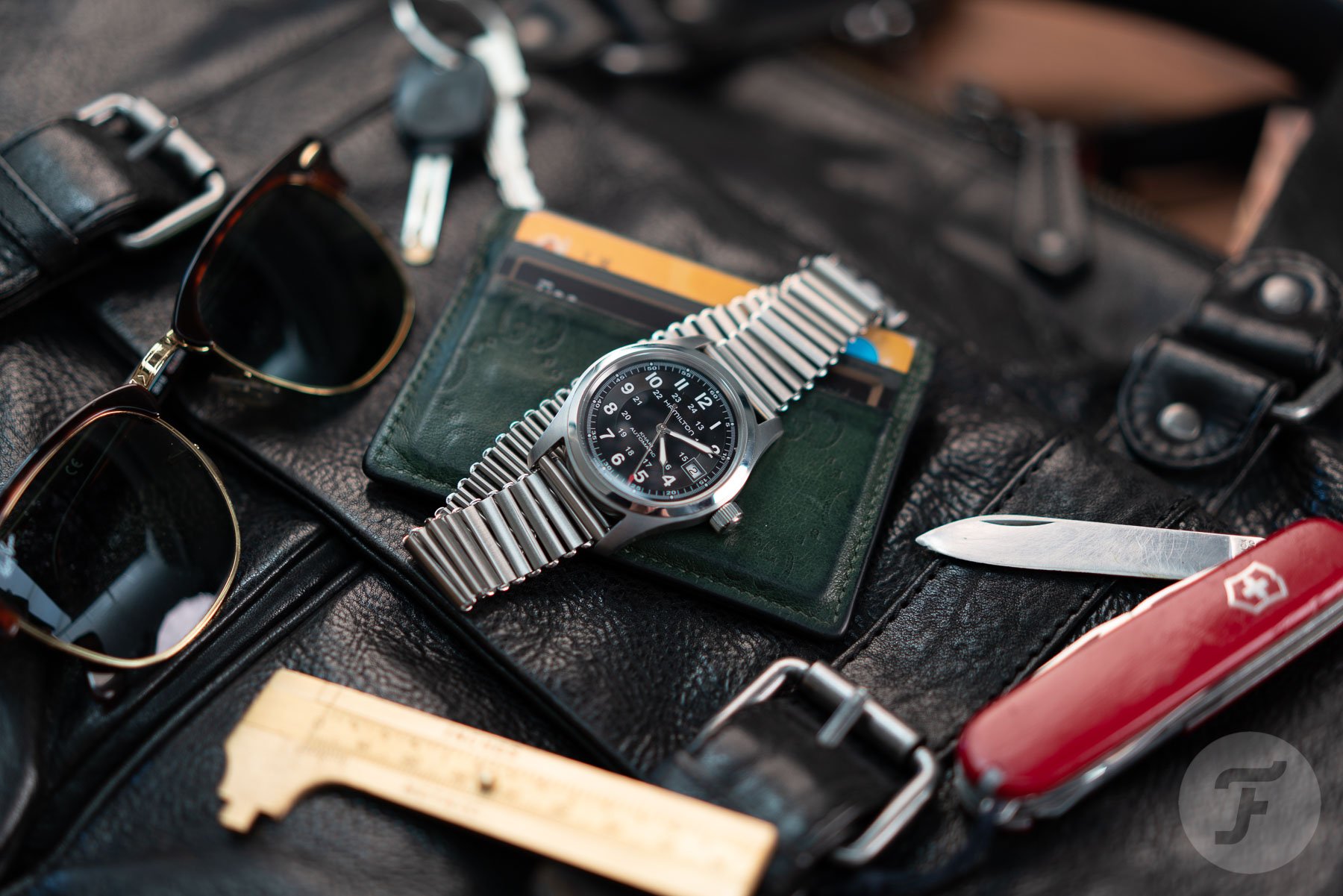 【F】 Everyday Carry Essentials: Adolfo Dominguez, Ray-Ban, And Gucci