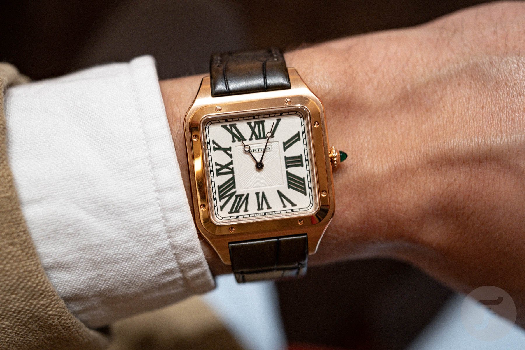 【F】 A Quick Hands-On With The New Cartier Santos Dumont XL