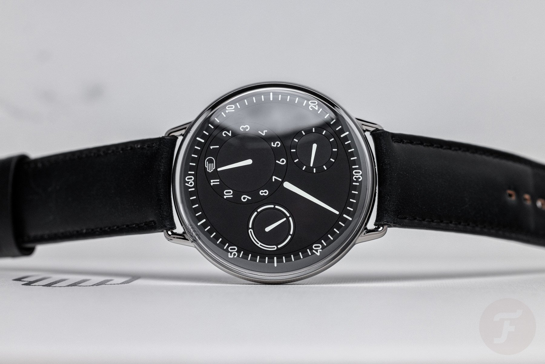 F Hands On With The Ressence Type 1 Round