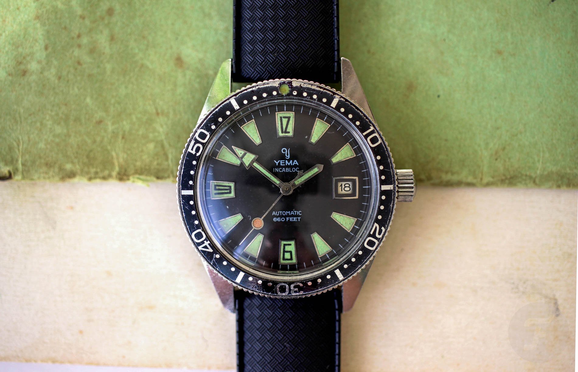 #TBT Flying Into Autumn With The Pre-’63 Yema Skin Diver 660 Feet