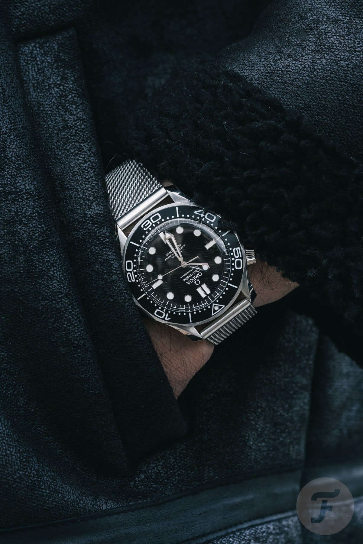 Omega Seamaster Diver 300M Black Pocket Shot