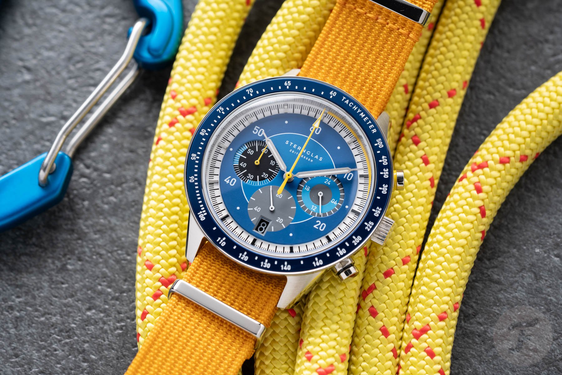 Sternglas Tachymeter 2.0 with yellow rope, header image