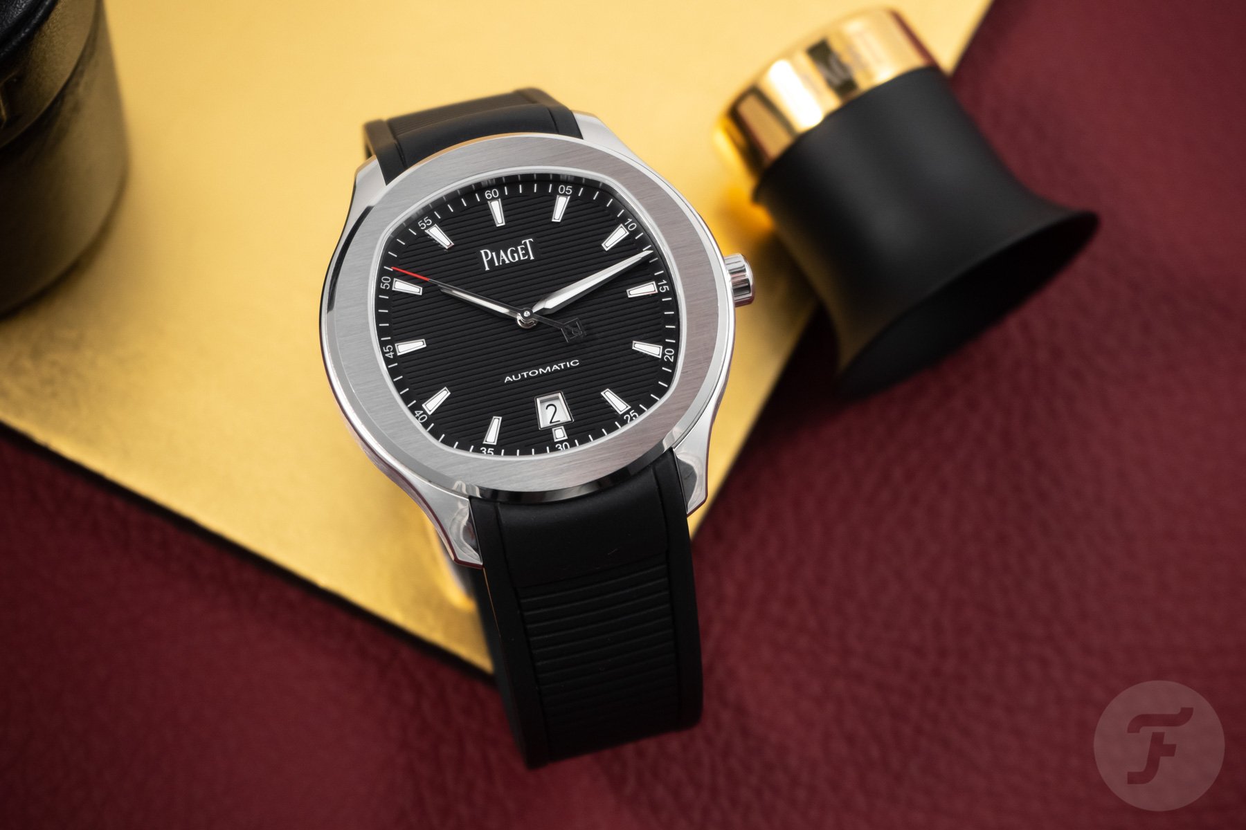 F】 The New Piaget Polo Date In Black Feels Familiar Yet Fresh