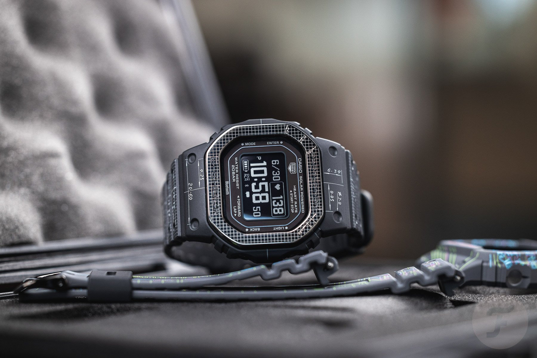 G-SHOCK G-SQUAD DW-H5600-1JR-