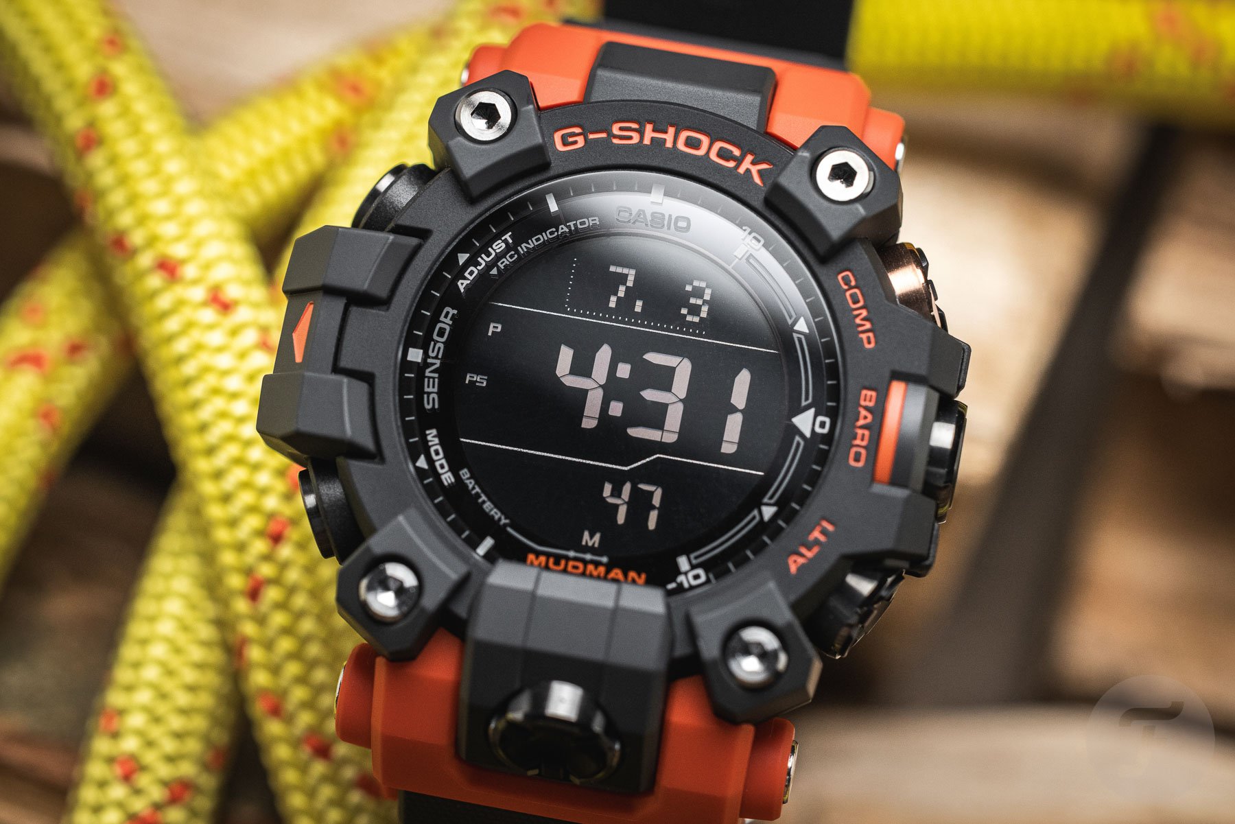 F】 Hands-On With The Redesigned Casio G-Shock Mudman